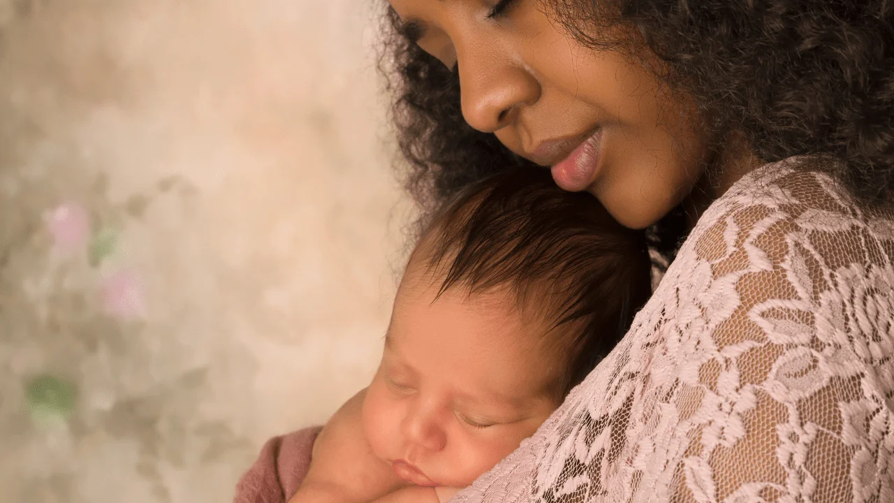 Warning signs of postpartum complications