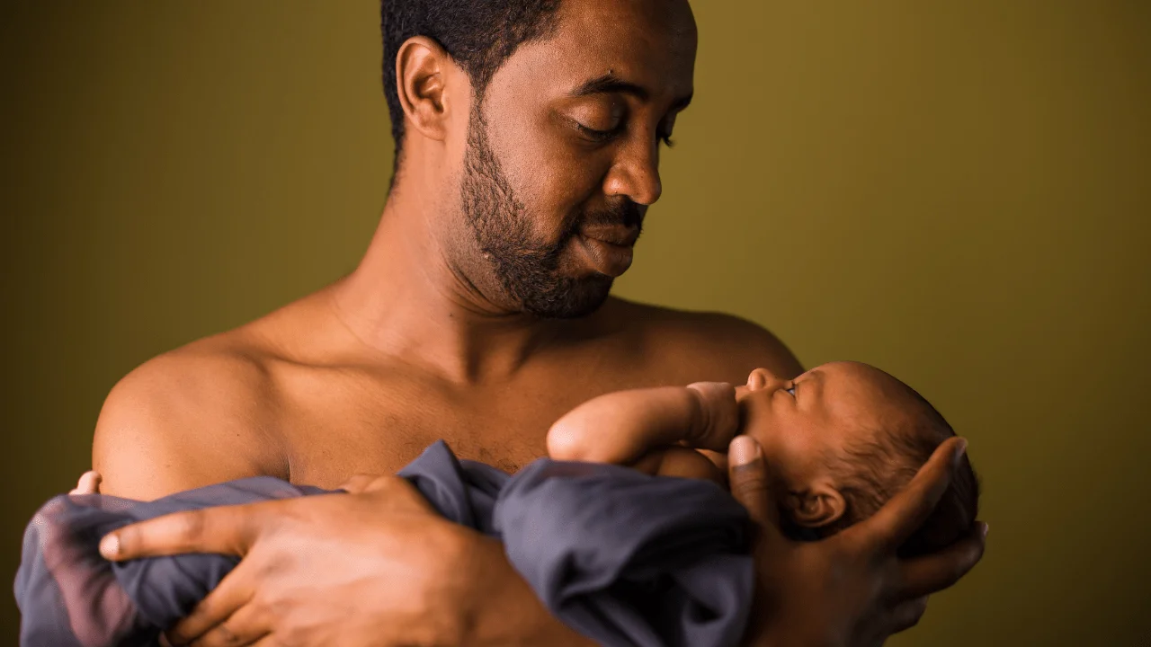 Benefits of skin-to-skin contact with your newborn